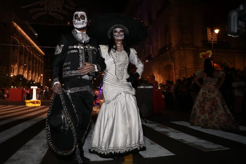 Encendido decorativo por el Día de Muertos en el Centro Histórico