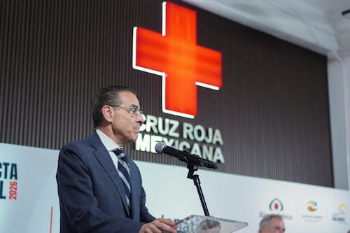 Banco Azteca entrega 4 millones de pesos a la Cruz Roja Mexicana para fortalecer su operación nacional