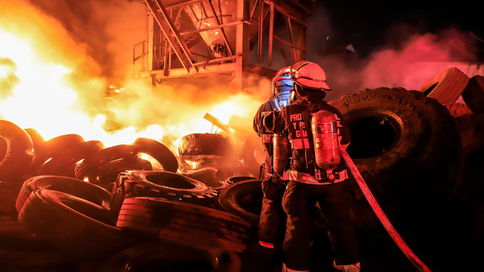El artículo 115 constitucional no obliga a los municipios a contar con un cuerpo de bomberos.