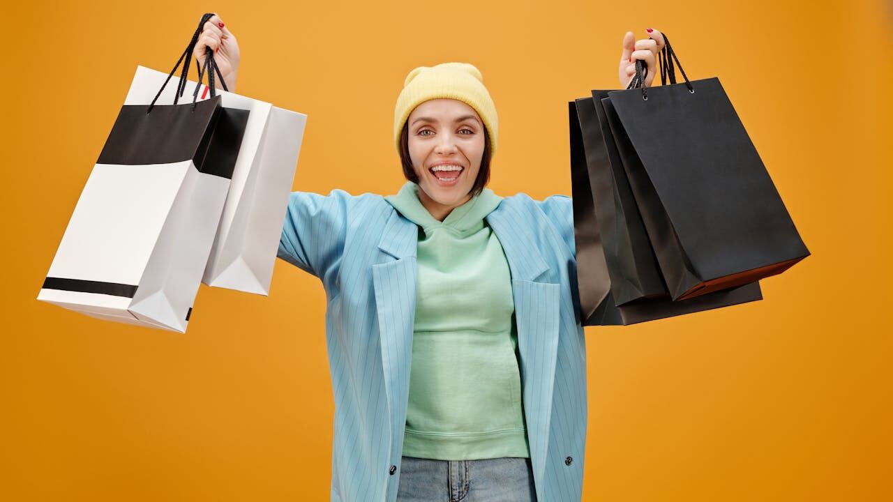 Tus marcas favoritas ofrecen rebajas, regalos en puntos de venta y promociones inigualables volviendo esta fecha el pretexto perfecto para hacer regalos