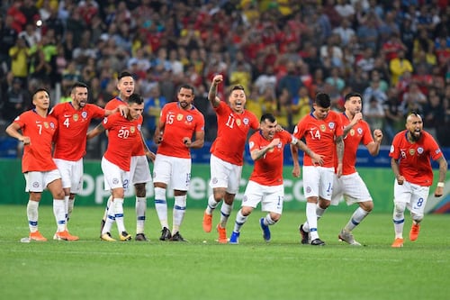 Chile es semifinalista pese a goles anulados por el VAR