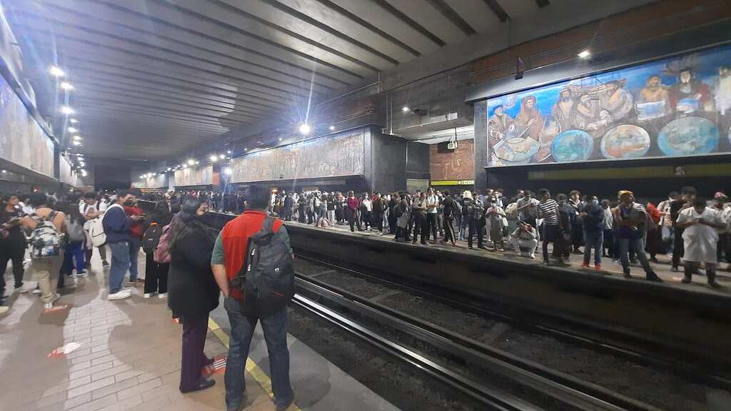Línea 3 del Metro: reportan circulación lenta de trenes