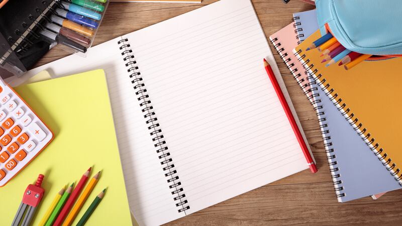 El apoyo entrega 2 mil pesos mensuales a los estudiantes. (Dreamstime)