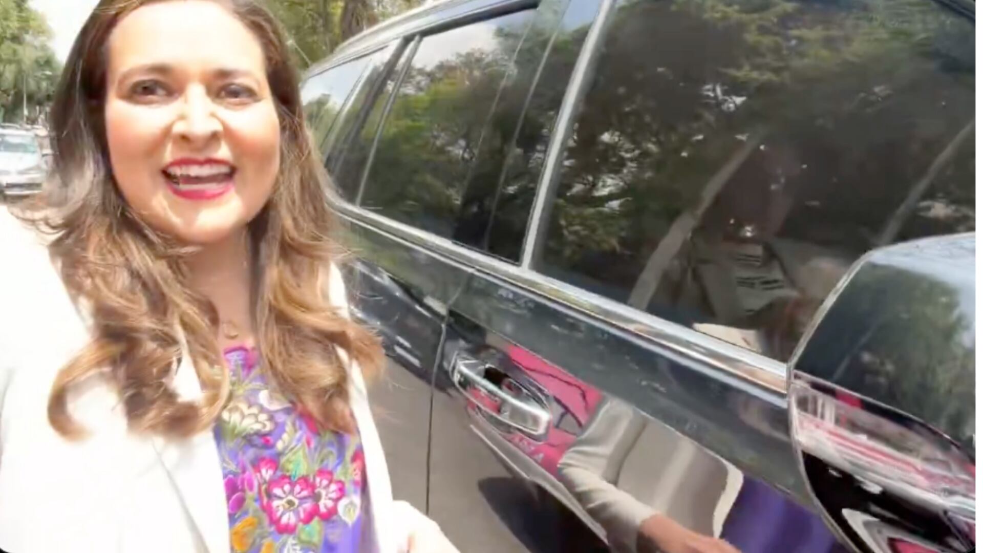 Un video grabado por la senadora morenista mostró a Alessandra Rojo de la Vega llegando en convoy de seguridad