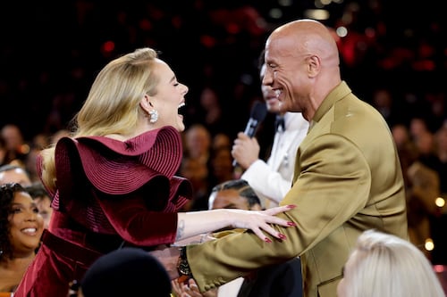 Dwayne “La Roca” Johnson revela cómo preparó la sorpresa para que Adele lo conociera en los Grammys