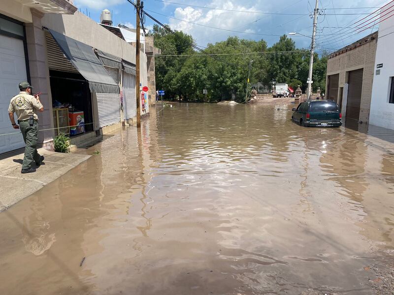 El albergue que se instaló para atender a algunos de los 150 damnificados sigue operativo.