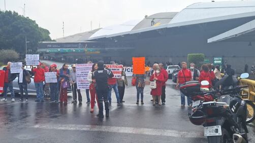 La circulación para acceder a la Terminal 1 se vio afectada con la manifestación.  (Ovial CDMX)