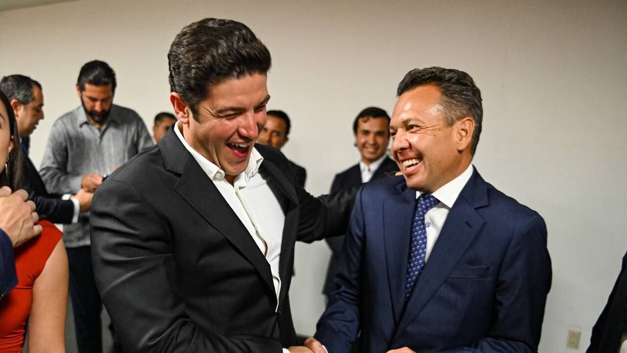 El gobernador de Nuevo León felicitó al alcalde de Guadalajara por su segundo informe de gobierno.