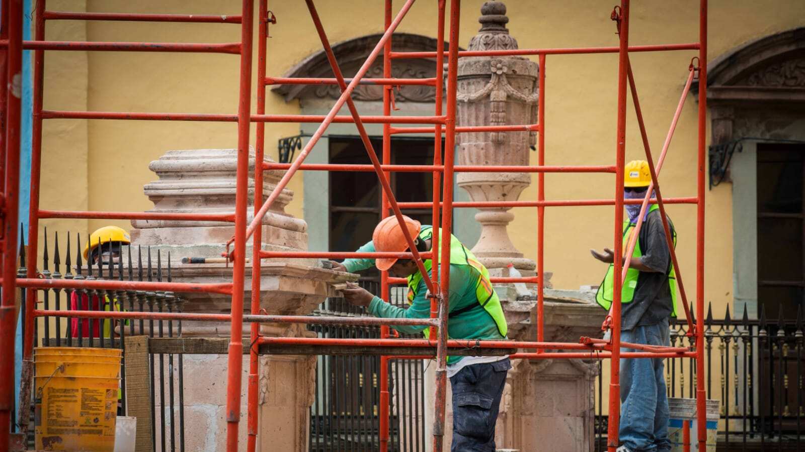 Obras de restauración en templos de la capital.