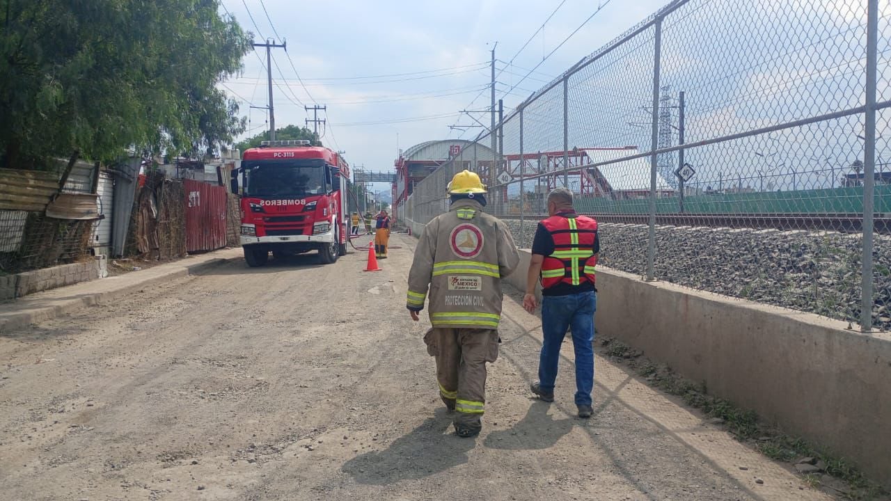 Autoridades estatales y cuerpos de emergencia desplegaron un operativo inmediato para controlar la fuga y resguardar la zona