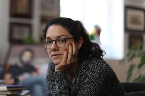 “Las mamás somos personas que nos cansamos”: Isabel Zapata, autora de In Vitro, llega a #NMTalks