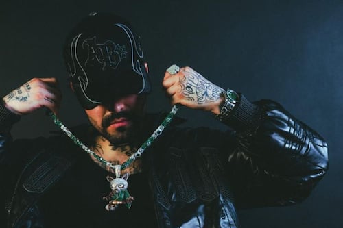 ¿Cuánto cuesta la lujosa cadena con un Maestro Shifu lleno de diamantes que recibió Adriano Zendejas?