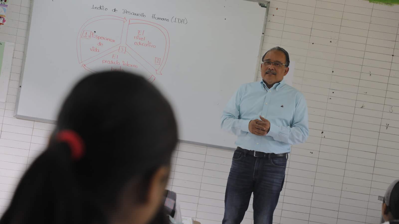 Mijes destacó que el trabajo de los maestros es esencial para construir una sociedad con los valores.