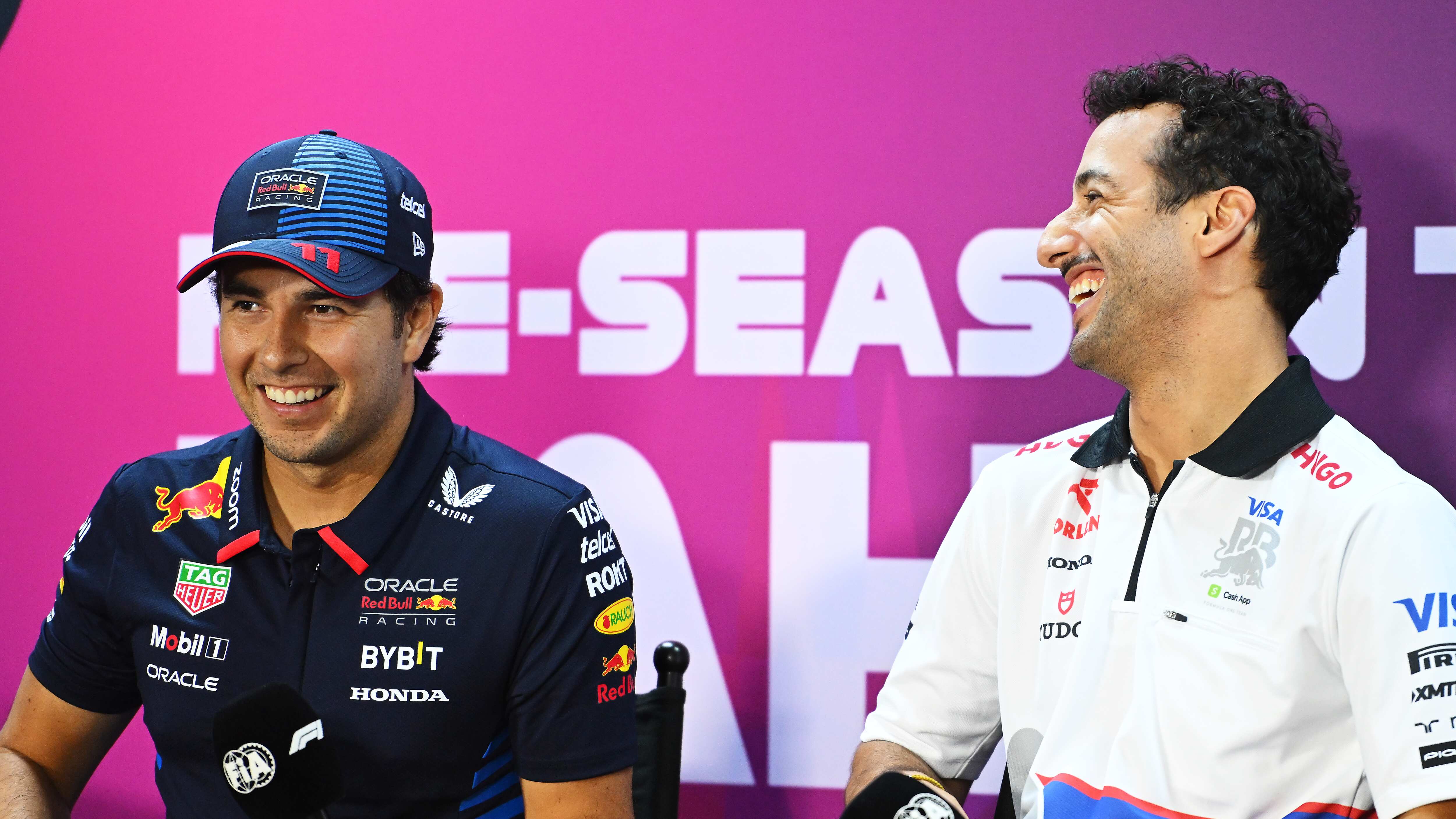 'Checo' Pérez y Daniel Ricciardo en el GP de Baréin.