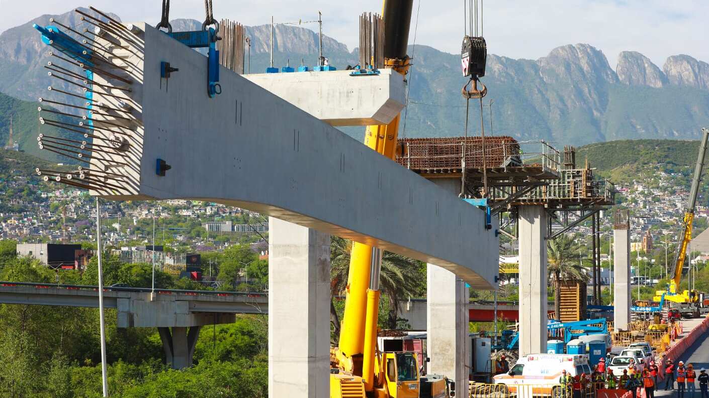 En el municipio de Marín se están fabricando 2 mil trabes, de los cuales 200 que están listos para colocarse.