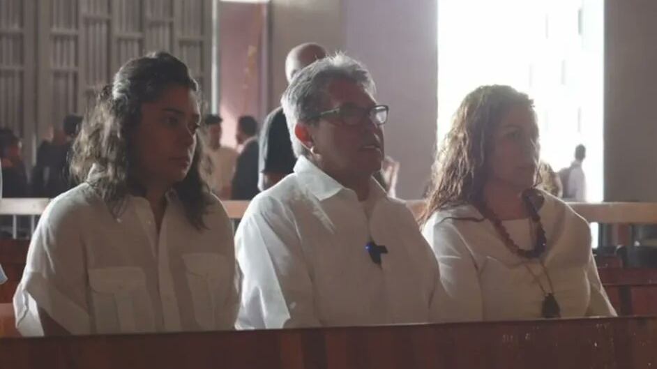 "Somos católicos, nunca hemos negado nuestra fe", expresó Ricardo Monreal.