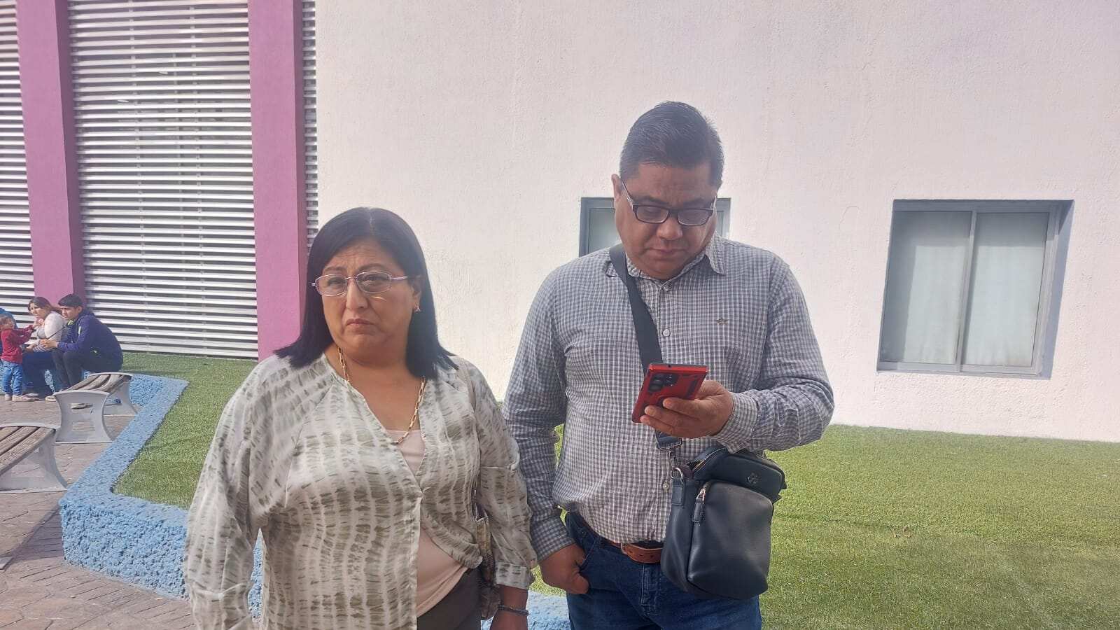 Dolores Bazaldúa y Mario Escobar.
