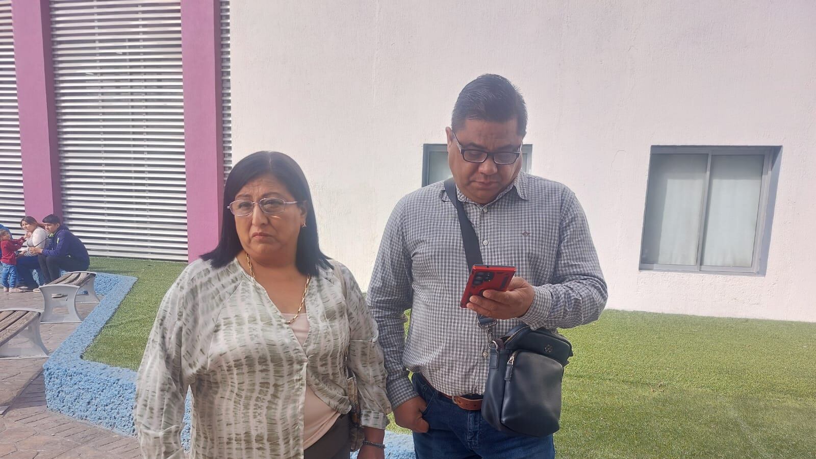 Dolores Bazaldúa y Mario Escobar.