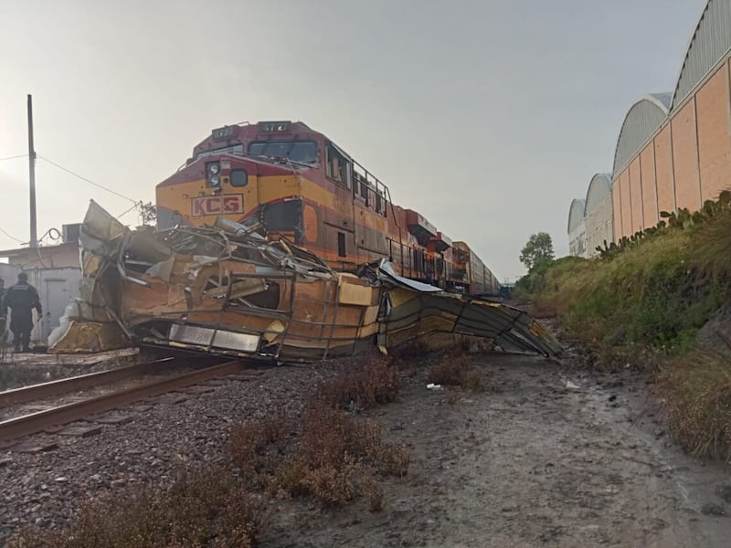 Accidente Tren vs autobús