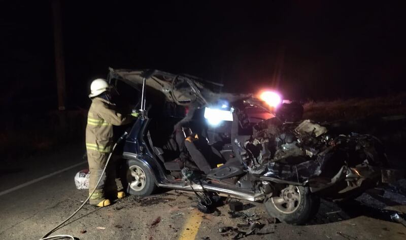Se cree que una falla mecánica provocó el accidente en la carretera costera.