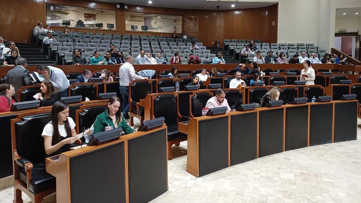 Diputados de oposición temen que la elección del nuevo titular del Instituto de Justicia Alternativa se judicialice, como ocurrió con la presidencia del Instituto de Transparencia que, por cierto, sigue atorada.