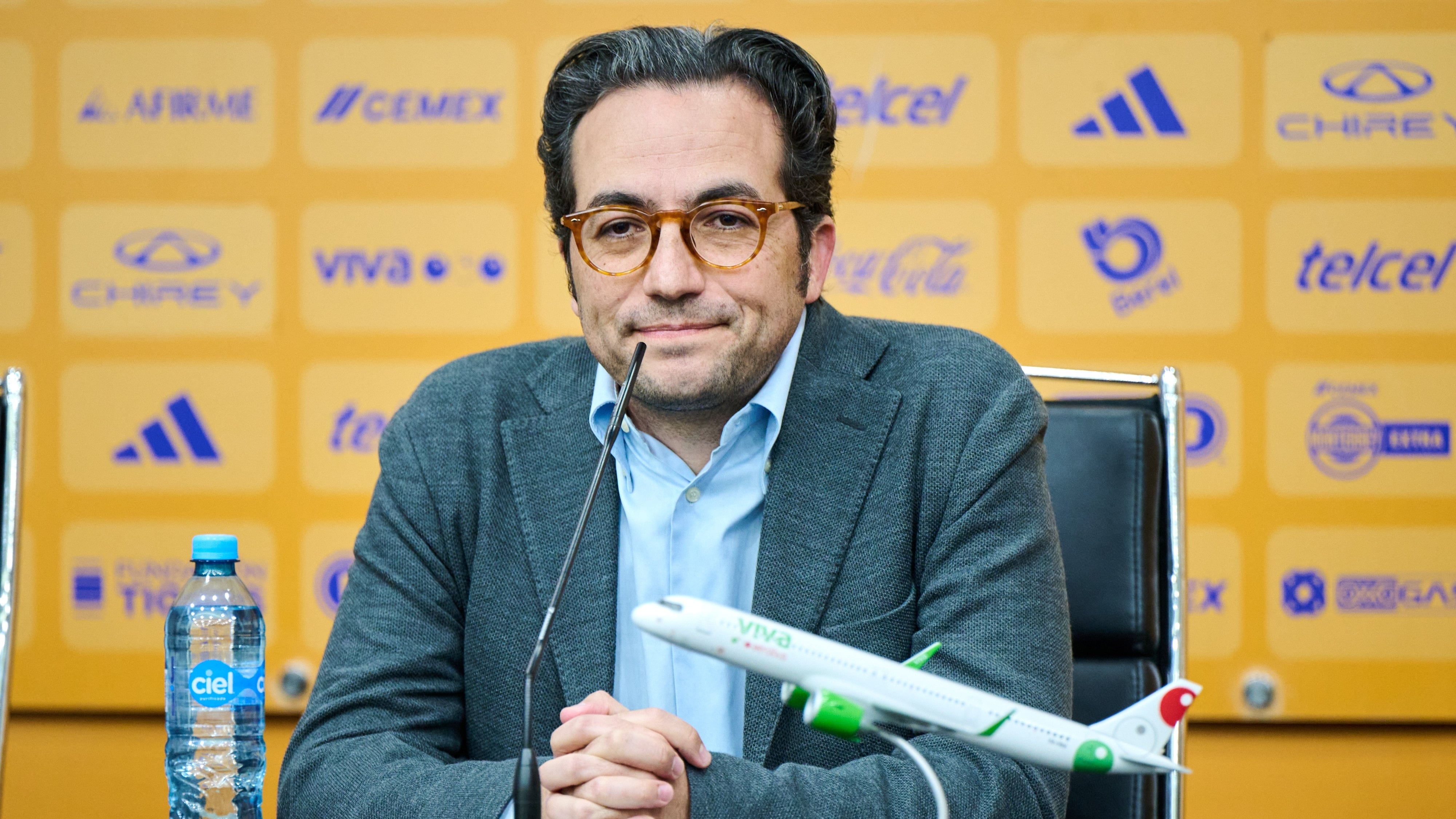 Mauricio Culebro deja la presidencia de Tigres.