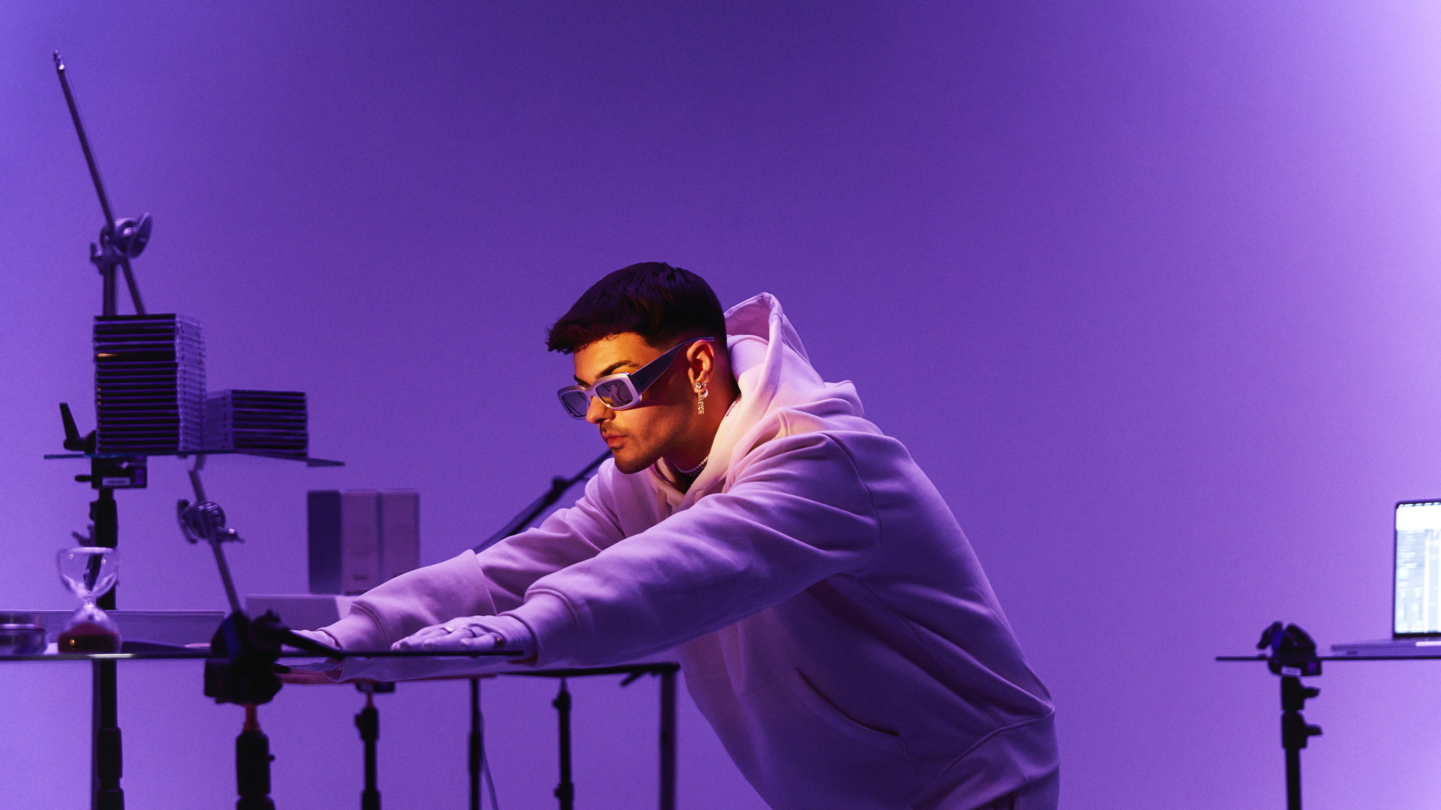 Abraham Mateo lanza su nuevo disco con 16 temas que impactarán en las listas de éxitos