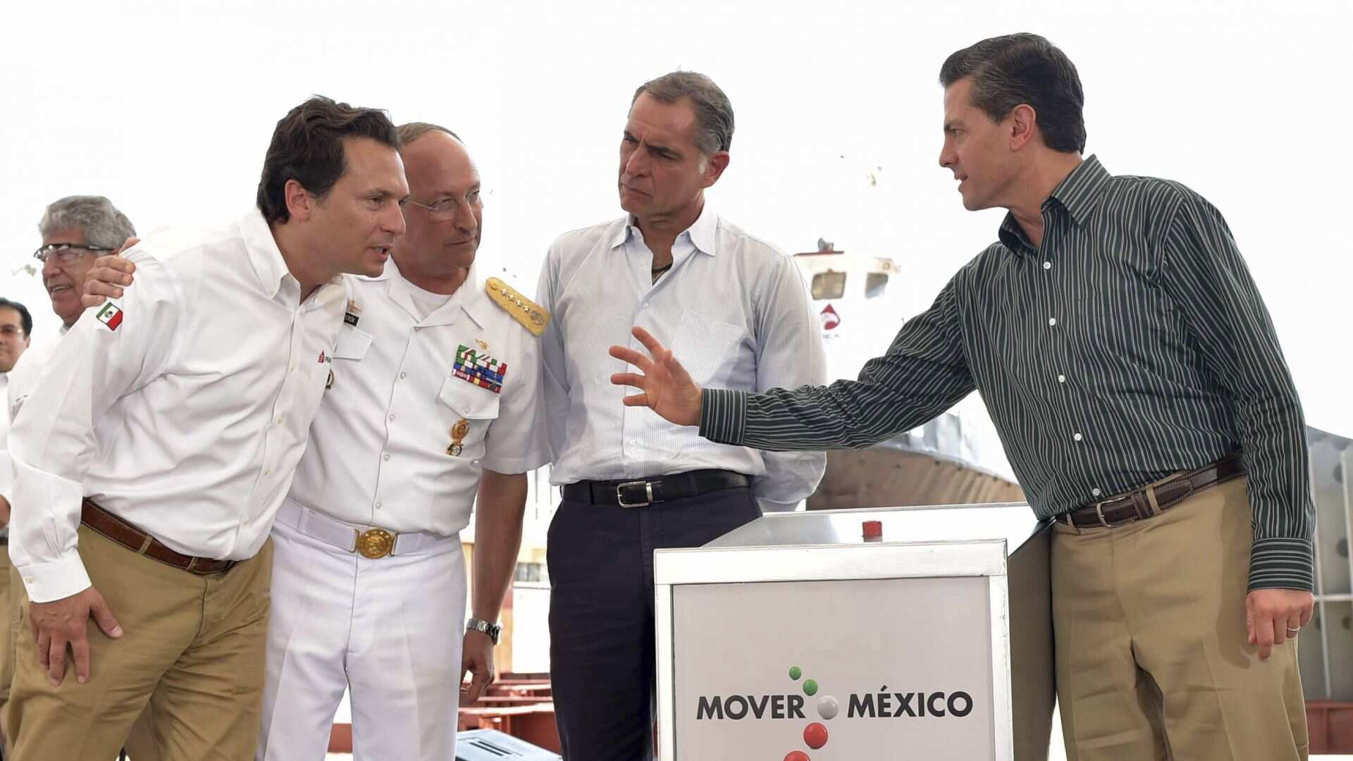 Pemex contrató a empresa por casi 3 millones para limpiar su imagen