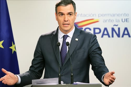 #PolíticaConfidencial: Pedro Sánchez baja la cabeza… y Sheinbaum se anota un gol diplomático desde Madrid
