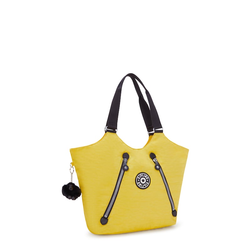 Celebra a mamá con bolsos que combinan elegancia y personalidad. Descubre nuestra selección de regalos para mujeres que viven la moda con autenticidad