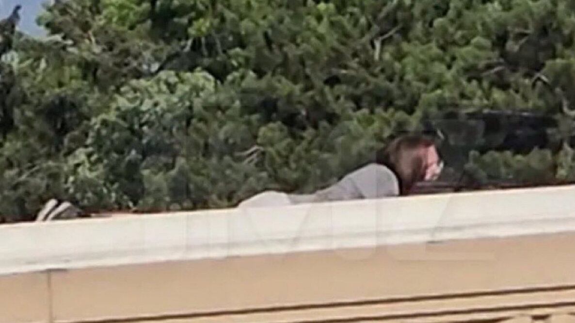 El tirador se colocó en un edificio cercano al mitin del republicano. (Especial vía TMZ)