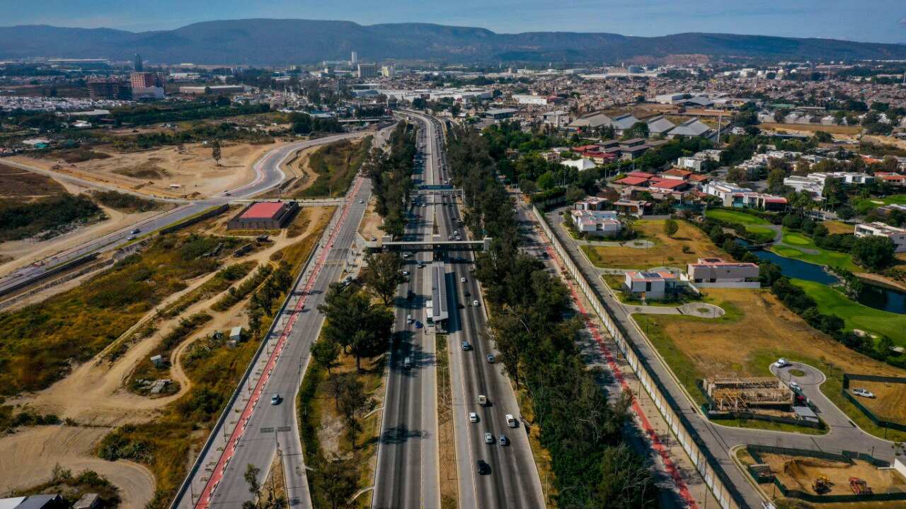 El Peribús se ha convertido en uno de los sistemas de movilidad con mayor demanda en América Latina, movilizando cerca de 300 mil personas al día.