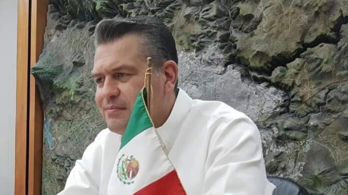 El director del Sistema Intermunicipal de los Servicios de Agua Potable y Alcantarillado (SIAPA), Carlos Enrique Torres Lugo, al finalizar informe de Enrique Alfaro sobre su estrategia para revivir el Río Santiago, explicó sobre los retos financieros del organismo.