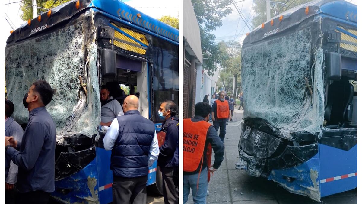 La unidad quedó destrozada tras el accidente. (Especial)