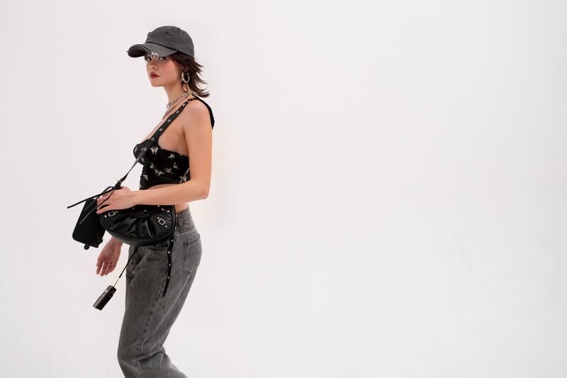 Días primaverales llenos de sol invitan a lucir accesorios funcionales y elegantes