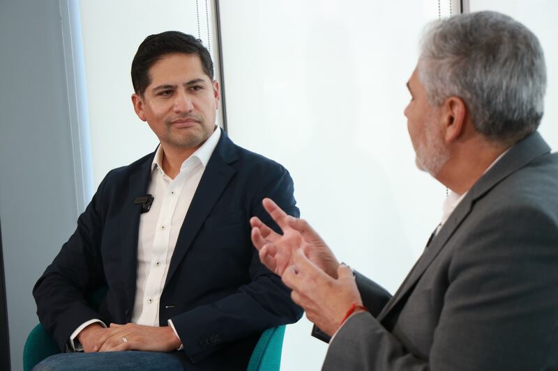 El estratega en transformación digital comparte los retos que enfrentan hoy las marcas, la importancia de combinar lo analítico con lo humano y cómo construir equipos que realmente conecten con el consumidor
