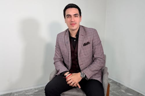 Raúl Hernández se prepara para conquistar las grandes Arenas de México tras el estreno de ‘En la habitación’