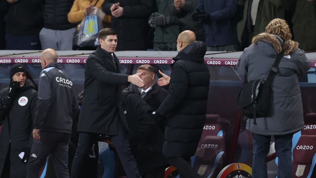 Pep Guardiola reveló que ofreció una disculpa en privado a Steven Gerrard.