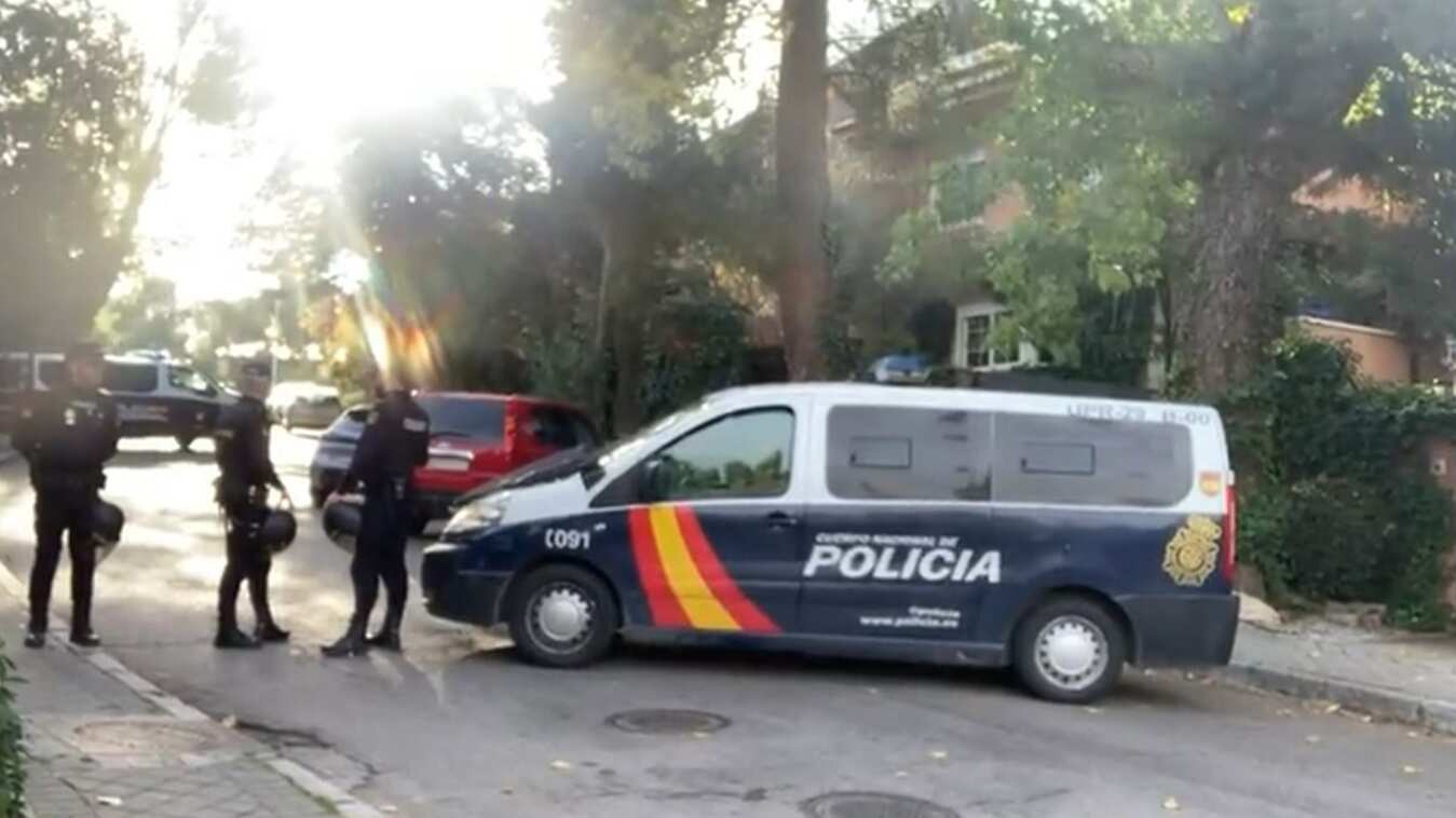 El artefacto explosivo hirió a un empleado. (Especial)