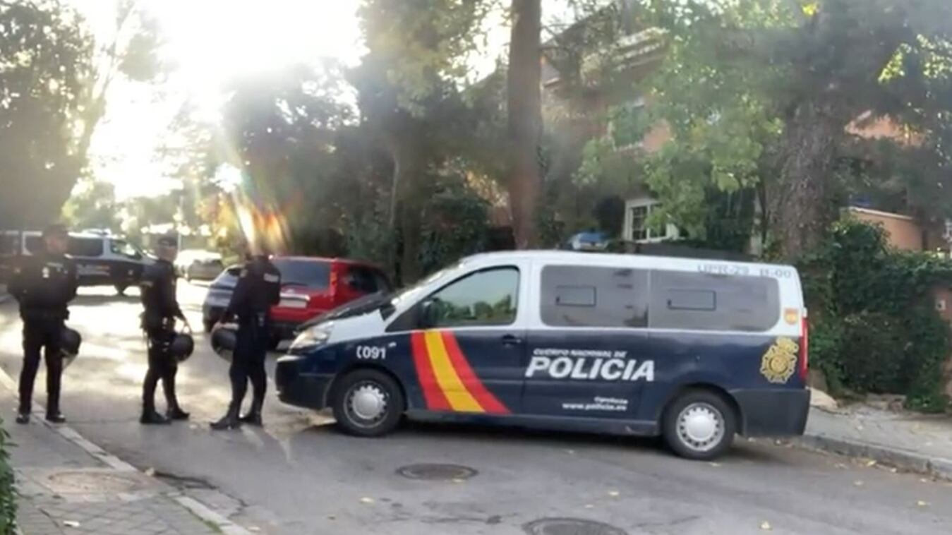 El artefacto explosivo hirió a un empleado. (Especial)