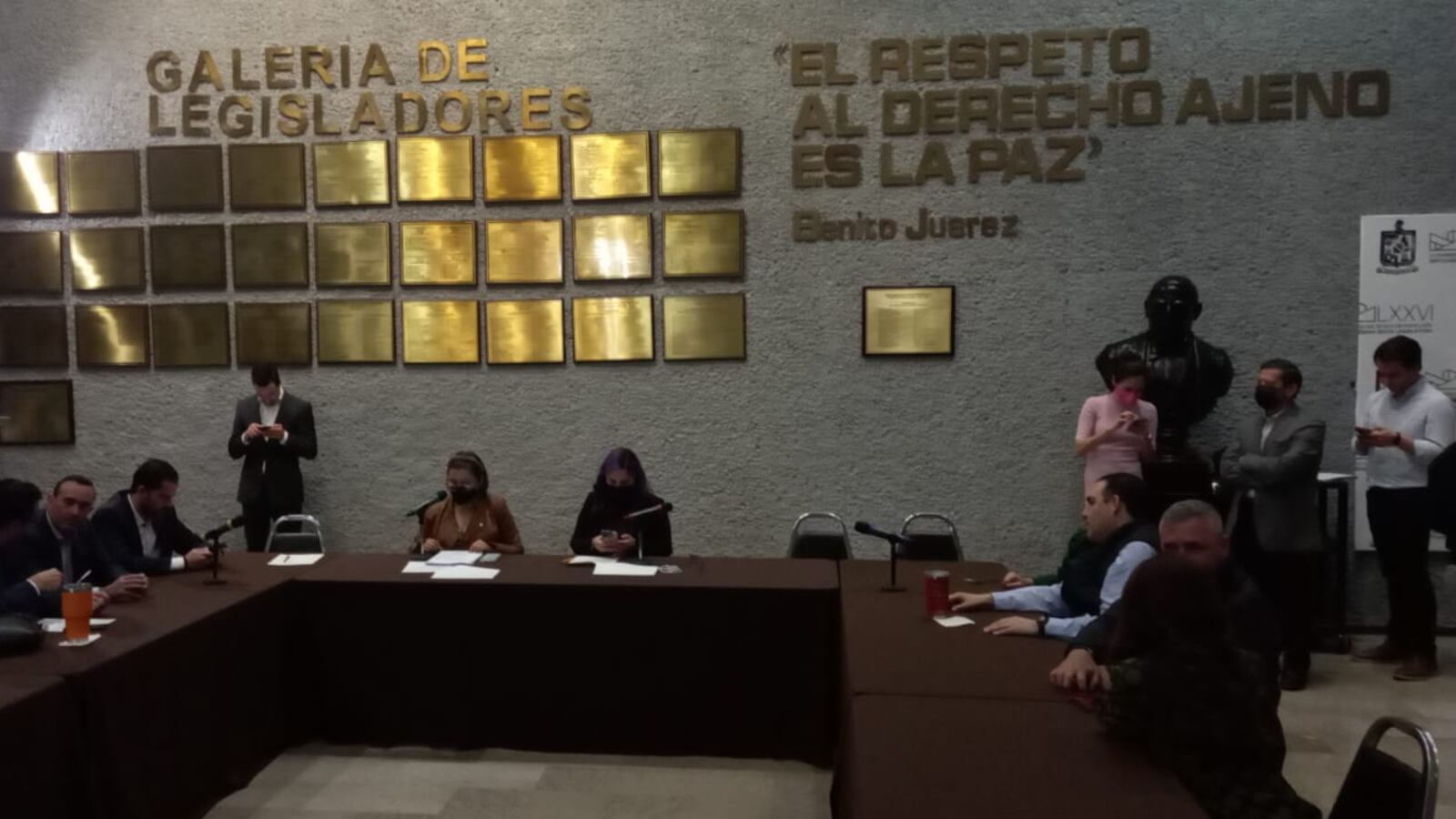 La comisión entró en permanente la tarde del martes.
