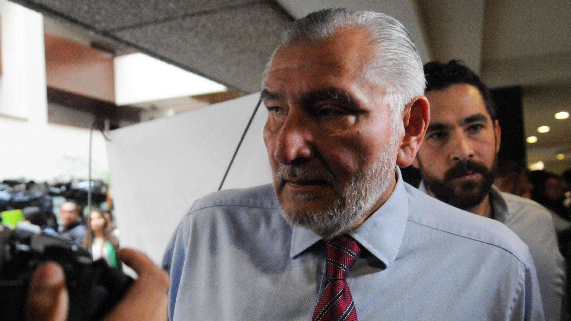 Adán Augusto López comienza a desdibujarse