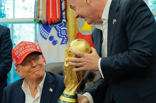 ¿Autogol a la FIFA? Trump podría robarse la Final de la Copa del Mundo al entregar el trofeo