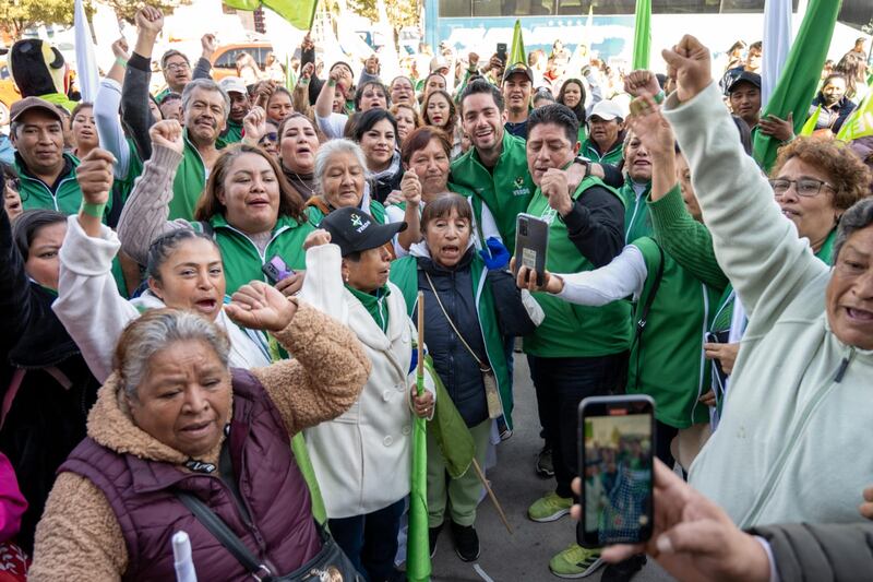 Cada semana José Couttolenc visita tres municipios del Edomex