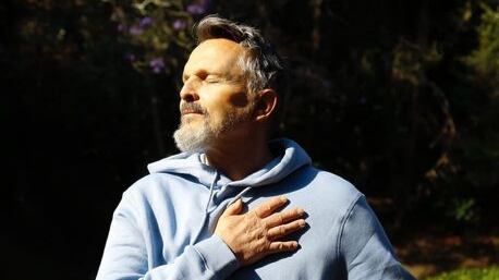 Con impactante tráiler se anuncia la fecha de la bioserie sobre Miguel Bosé