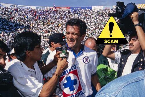 Carlos Hermosillo advierte a sus fans de posibles estafas con camisetas autografiadas