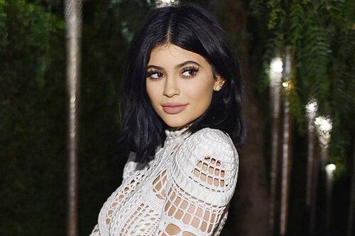Kylie Jenner se convierte en conejita de Playboy y atuendo muestra parte de su intimidad