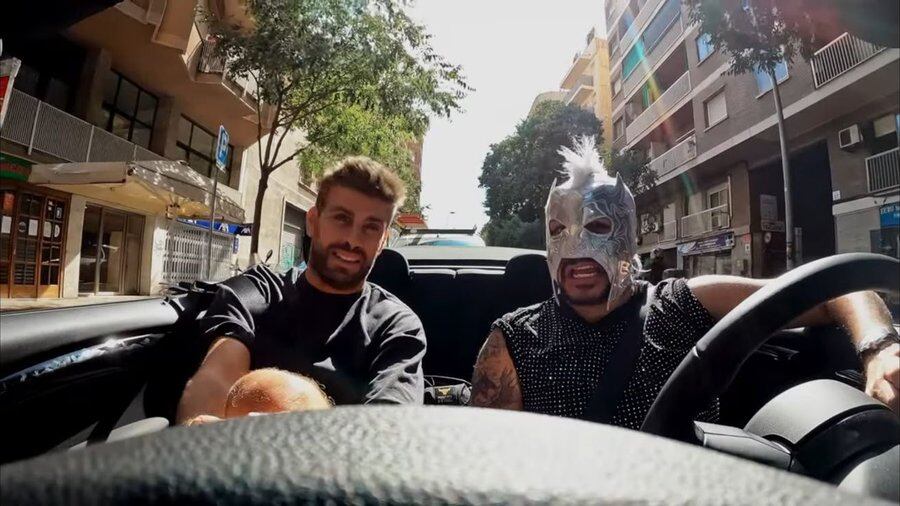 El Escorpión Dorado y Piqué
