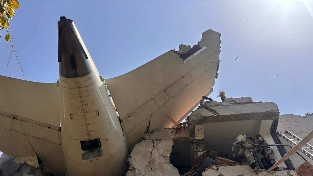 Momento en el que el avión Boeing 787 se impacta