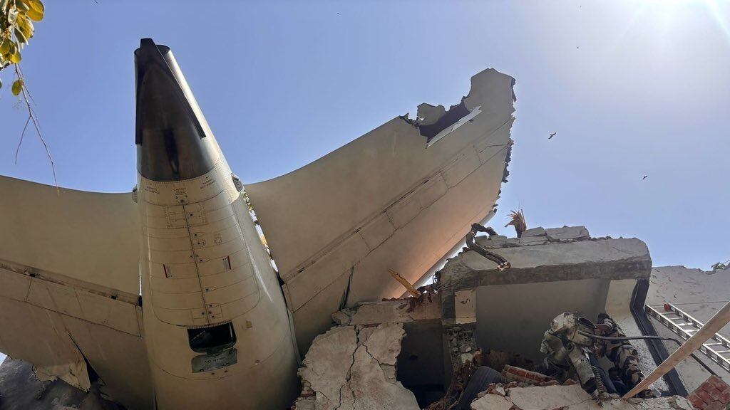 Momento en el que el avión Boeing 787 se impacta